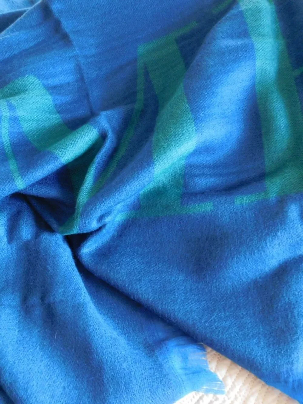 NIB La Mer luxurious gift set green blue soft pashmina blanket & shopper tote